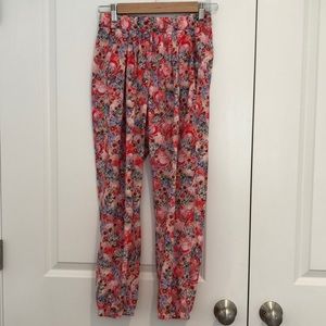 Lululemon Crops Sz 4